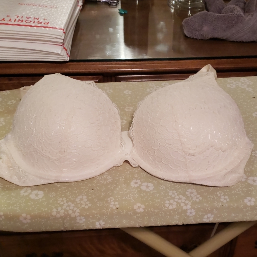 Ambrielle lace 3 hook bra